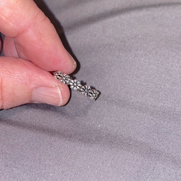 RESTOCKED 💜Sterling Silver Plated Daisy Ring NWT - Picture 2 of 4